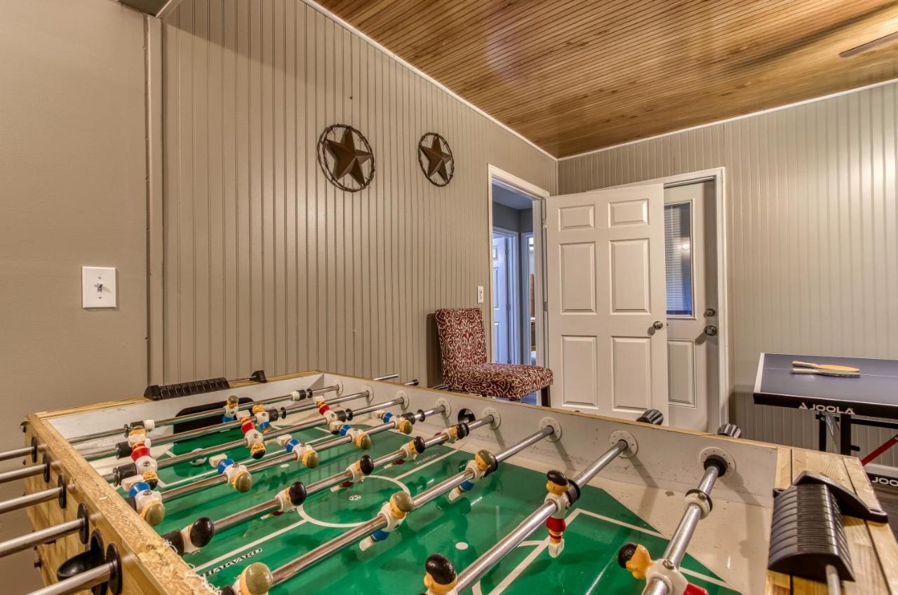 Fun & Games By Honeybearcabins 2Br/1Ba Sleeps 7 Sevierville Bagian luar foto