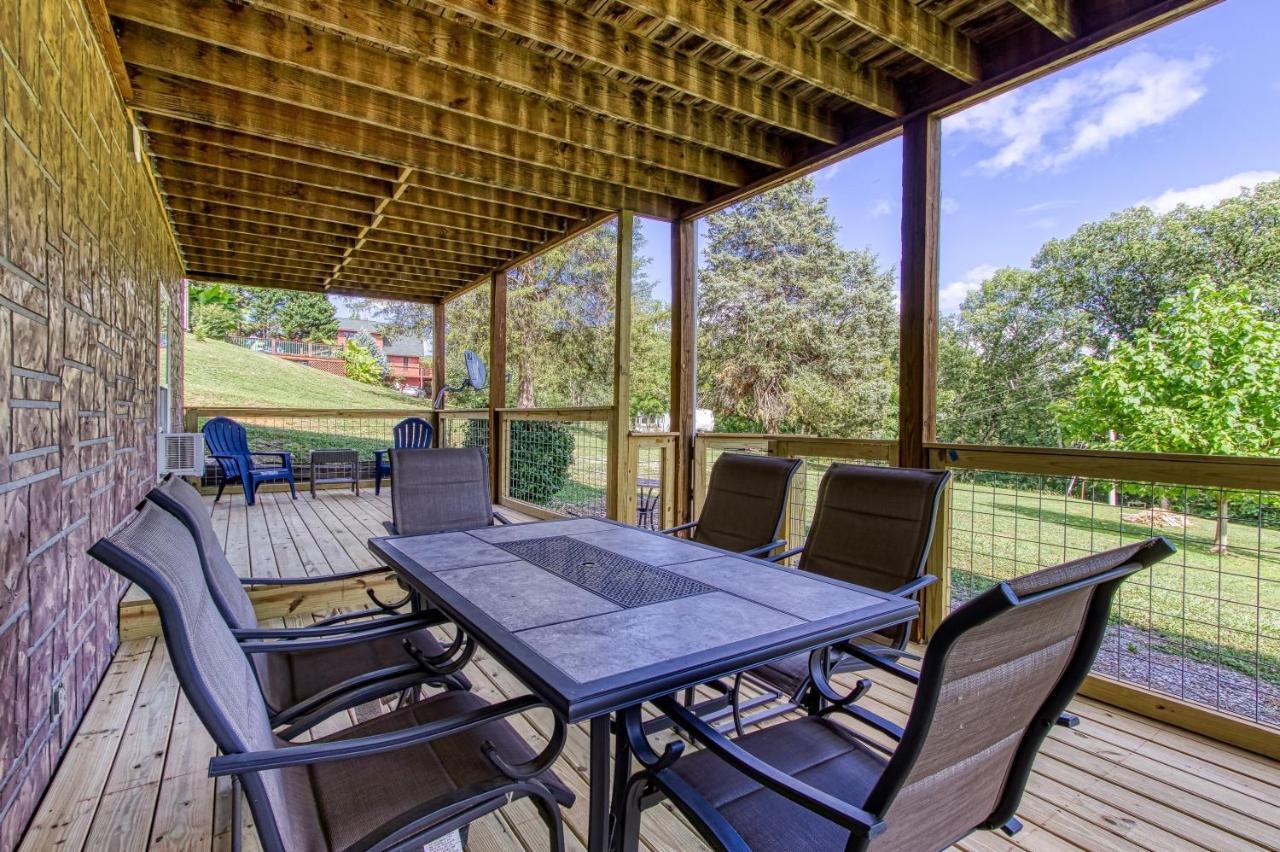 Fun & Games By Honeybearcabins 2Br/1Ba Sleeps 7 Sevierville Bagian luar foto
