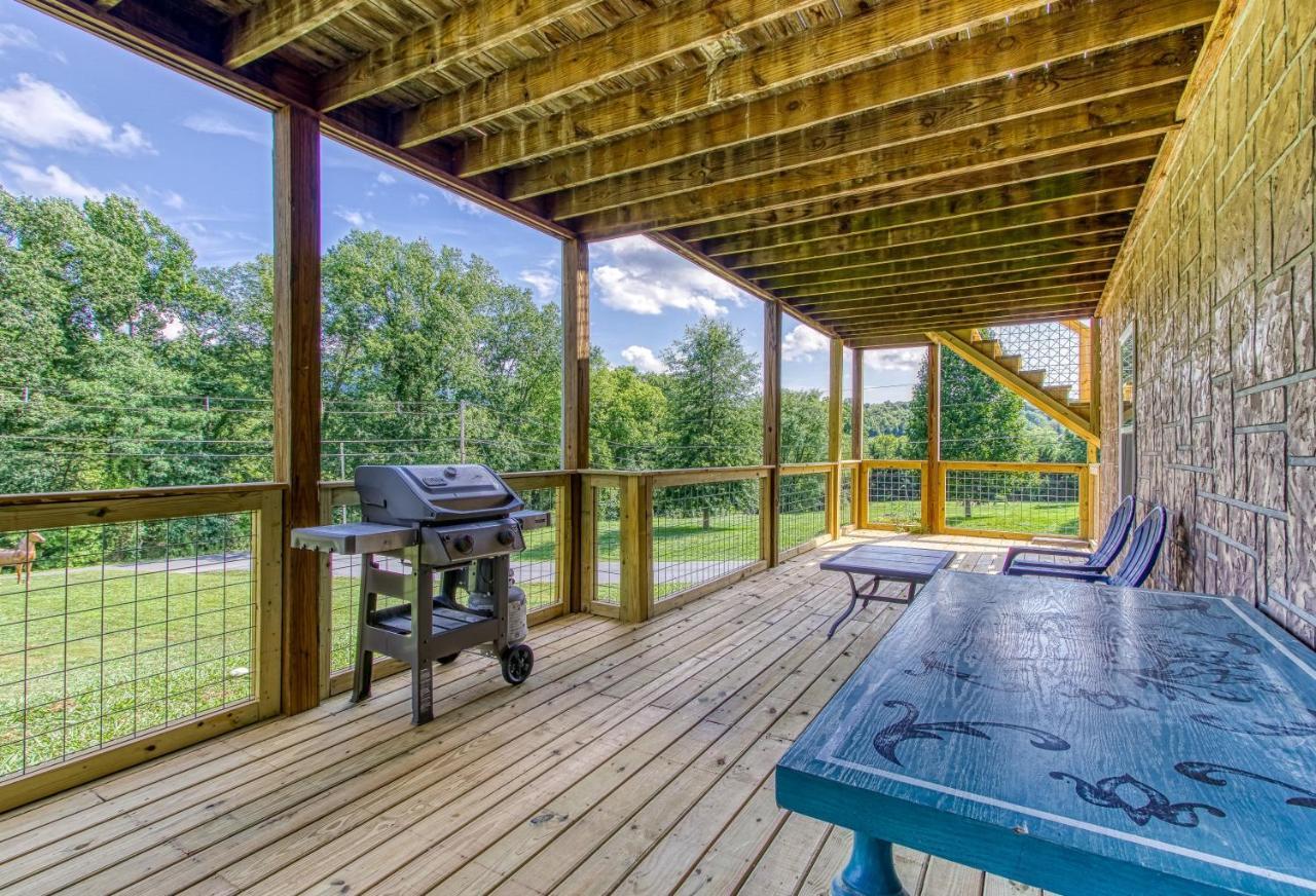 Fun & Games By Honeybearcabins 2Br/1Ba Sleeps 7 Sevierville Bagian luar foto