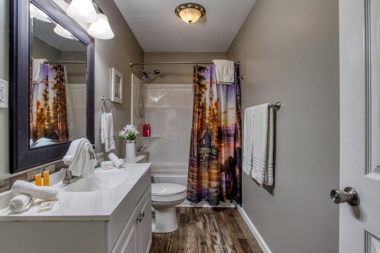 Fun & Games By Honeybearcabins 2Br/1Ba Sleeps 7 Sevierville Bagian luar foto