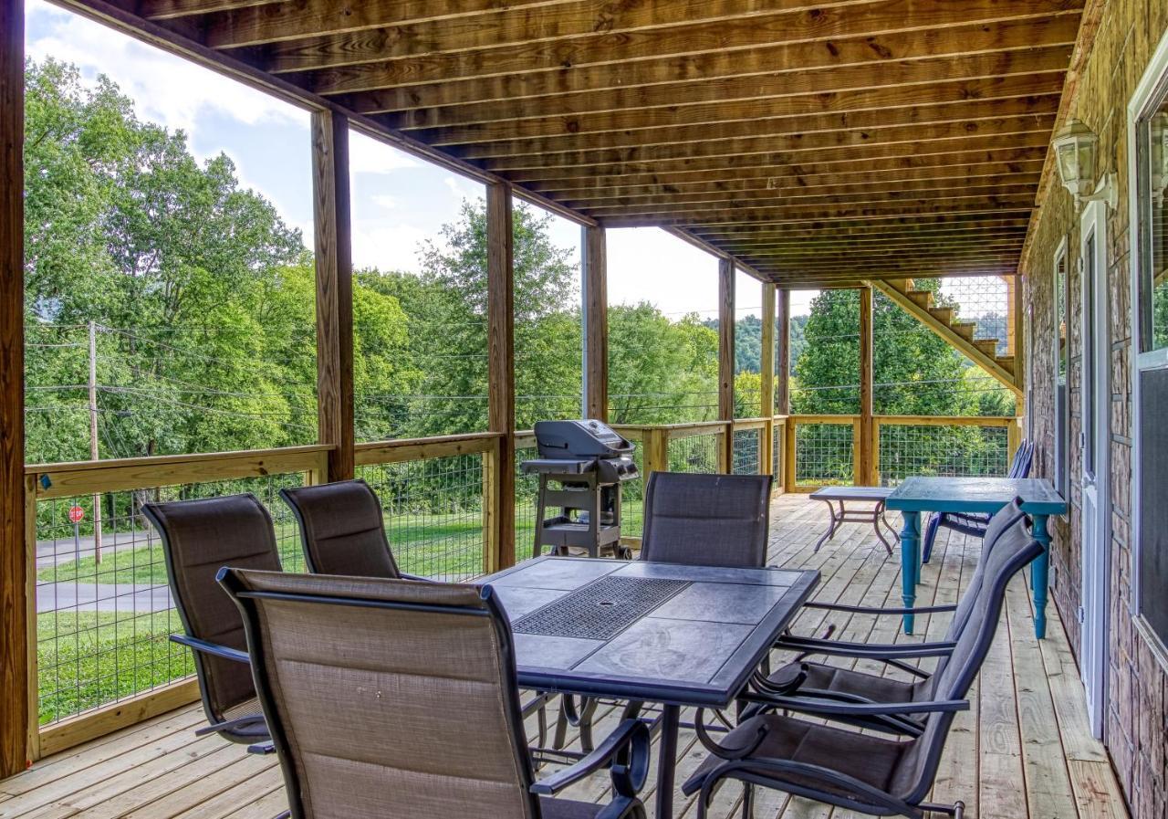 Fun & Games By Honeybearcabins 2Br/1Ba Sleeps 7 Sevierville Bagian luar foto